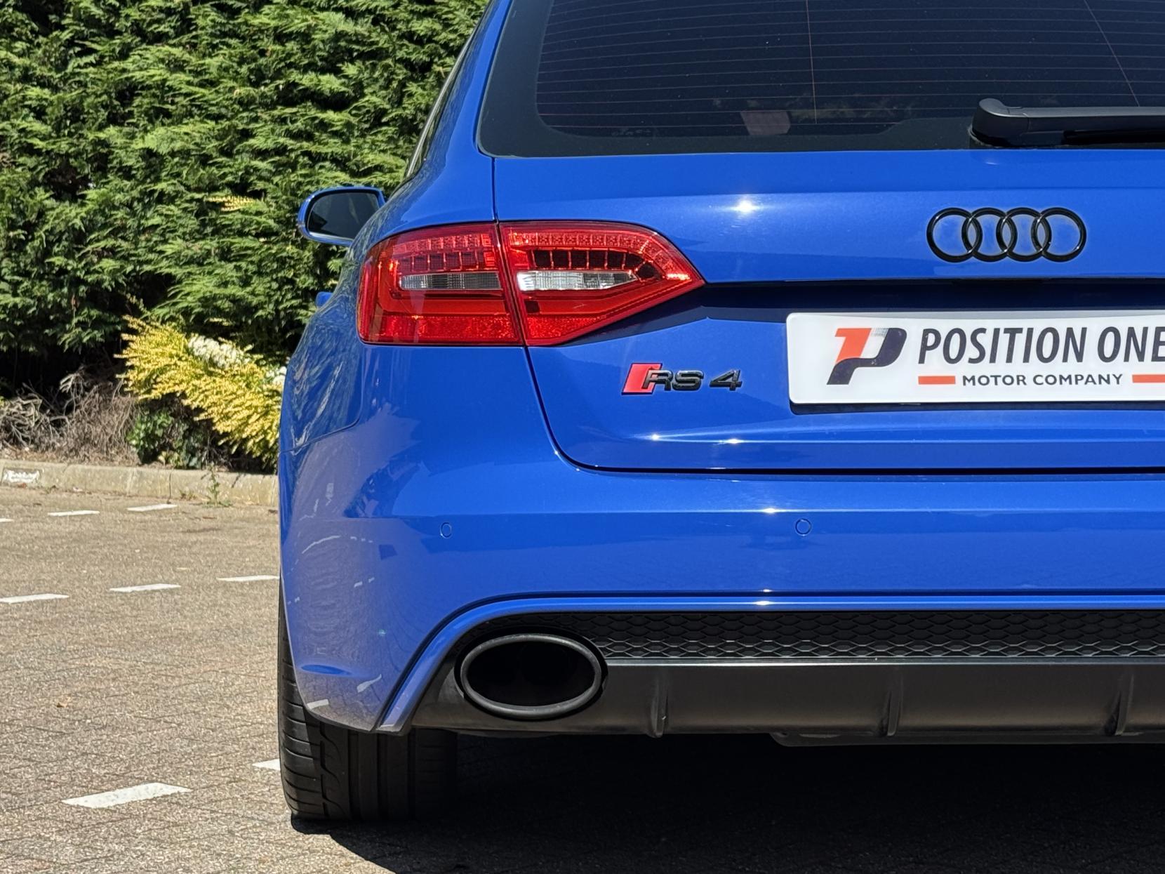 Audi RS4 Avant 4.2 FSI V8 Nogaro Estate 5dr Petrol S Tronic quattro Euro 5 (450 ps)