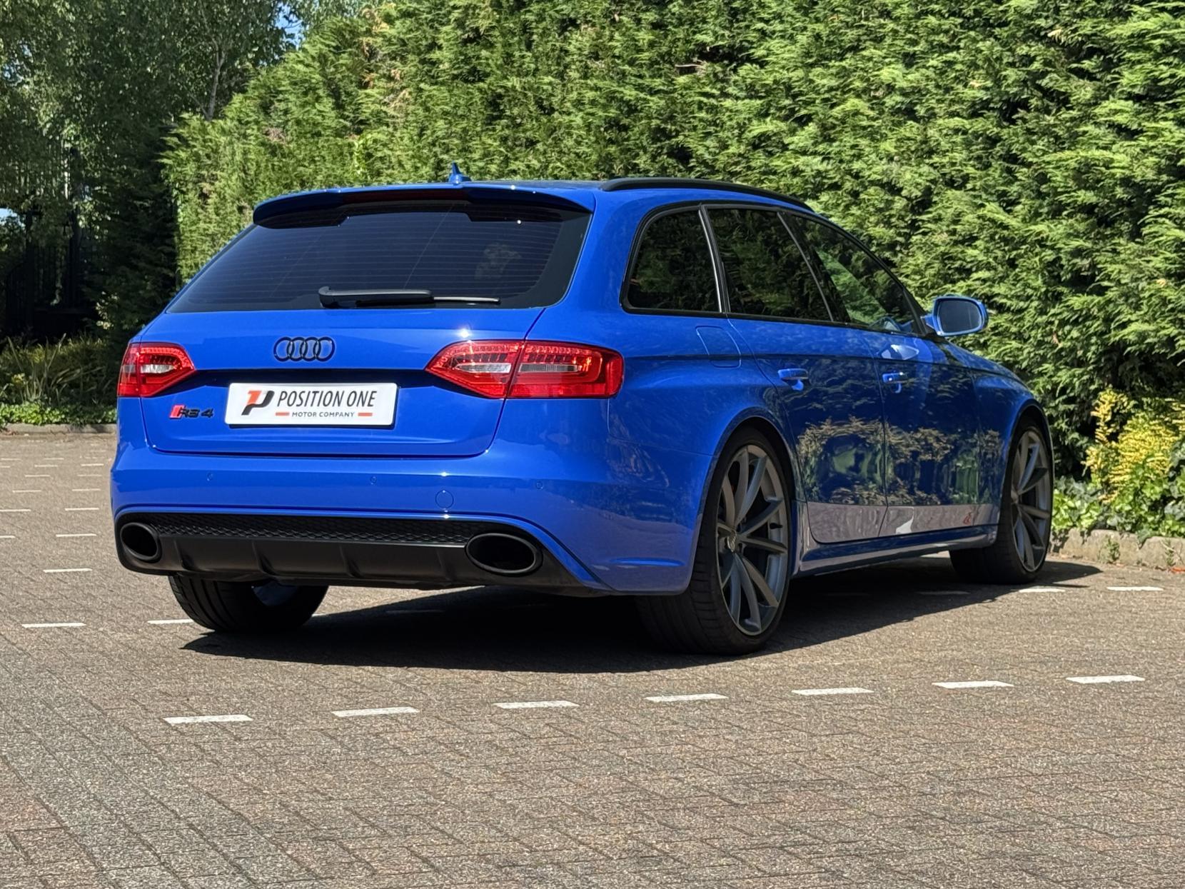 Audi RS4 Avant 4.2 FSI V8 Nogaro Estate 5dr Petrol S Tronic quattro Euro 5 (450 ps)