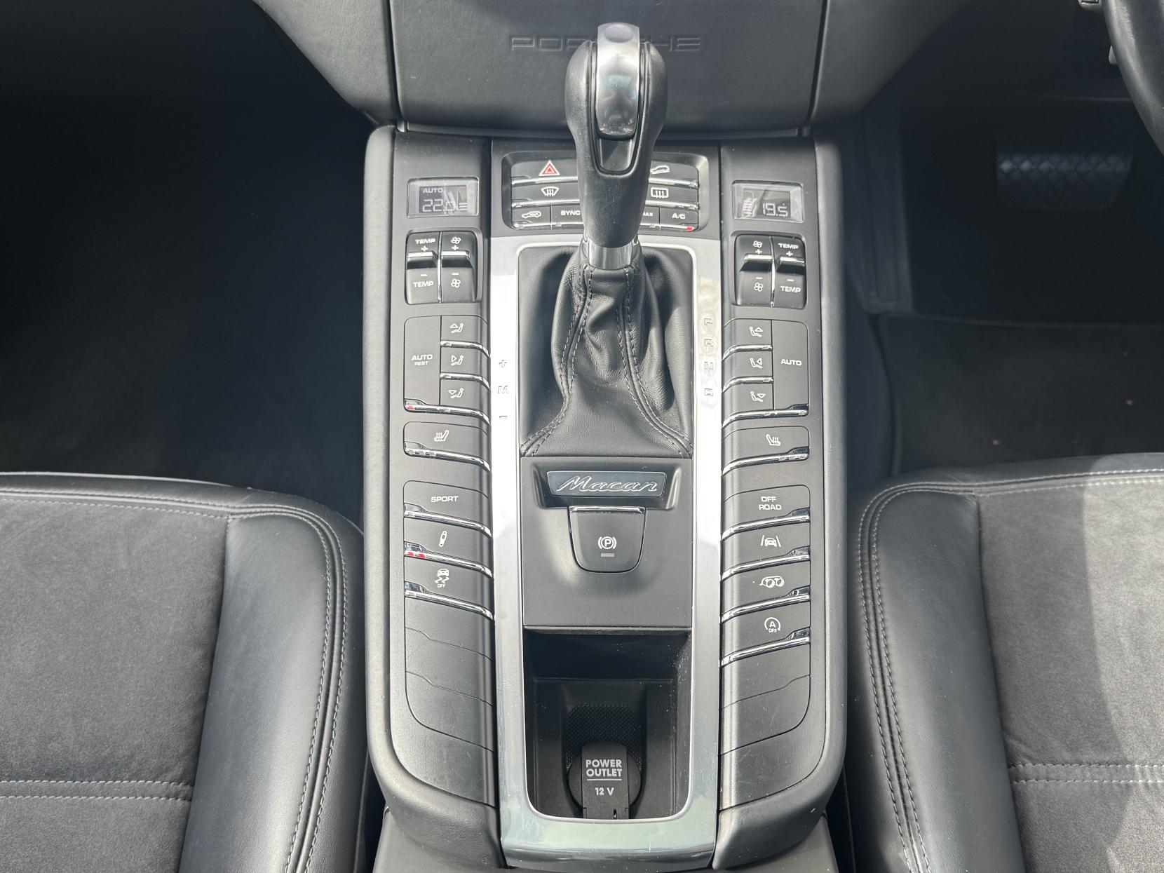 Porsche Macan 3.0T V6 GTS SUV 5dr Petrol PDK 4WD Euro 6 (s/s) (360 ps)