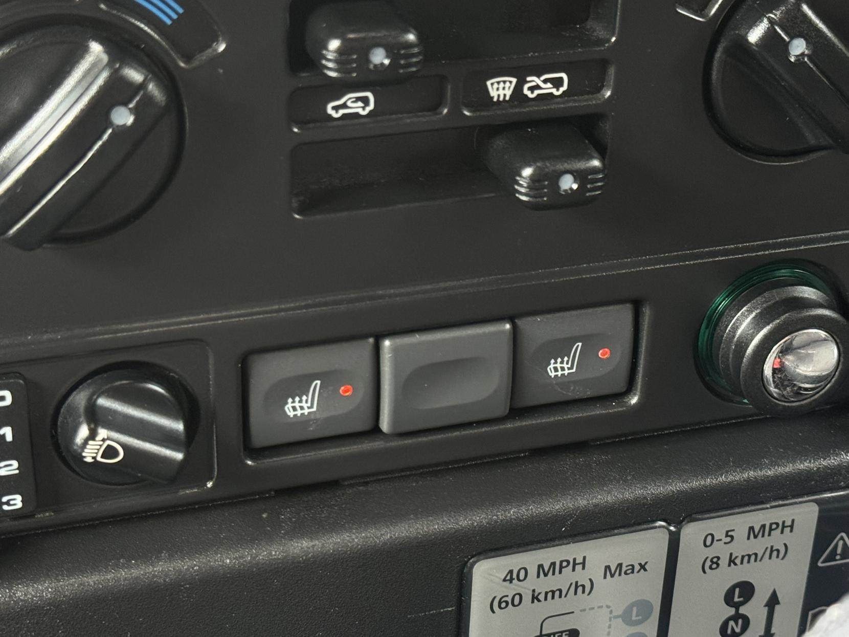 Land Rover Defender 90 2.4 TDCi County Station Wagon 3dr Diesel Manual 4WD SWB Euro 4 (122 bhp)