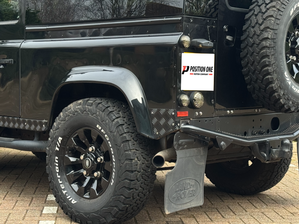 Land Rover Defender 90 2.4 TDCi County Station Wagon 3dr Diesel Manual 4WD SWB Euro 4 (122 bhp)