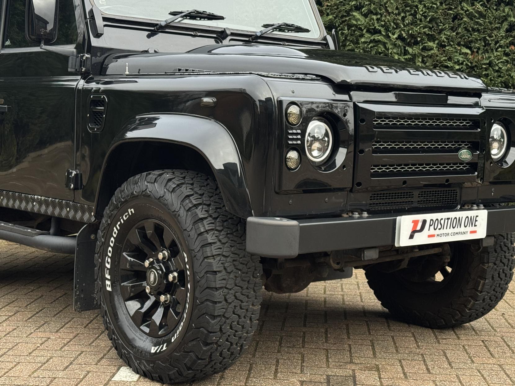 Land Rover Defender 90 2.4 TDCi County Station Wagon 3dr Diesel Manual 4WD SWB Euro 4 (122 bhp)