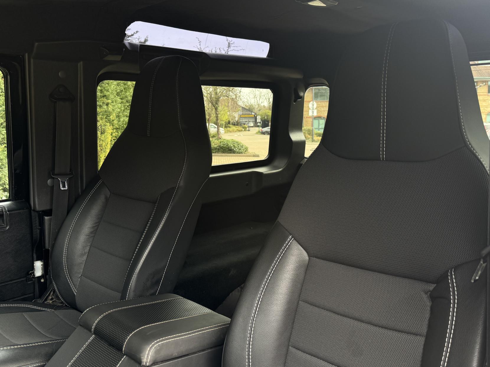 Land Rover Defender 90 2.4 TDCi County Station Wagon 3dr Diesel Manual 4WD SWB Euro 4 (122 bhp)