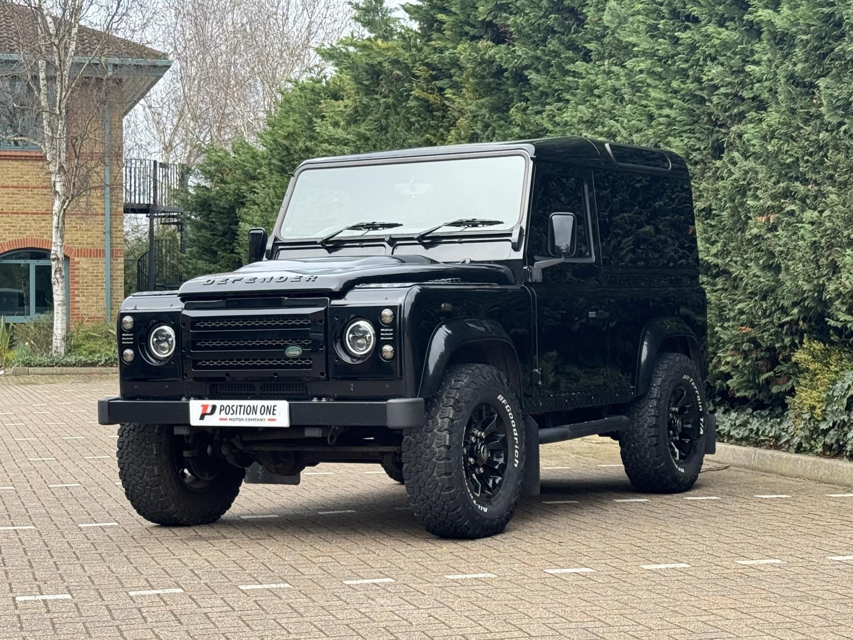 Land Rover Defender 90 2.4 TDCi County Station Wagon 3dr Diesel Manual 4WD SWB Euro 4 (122 bhp)