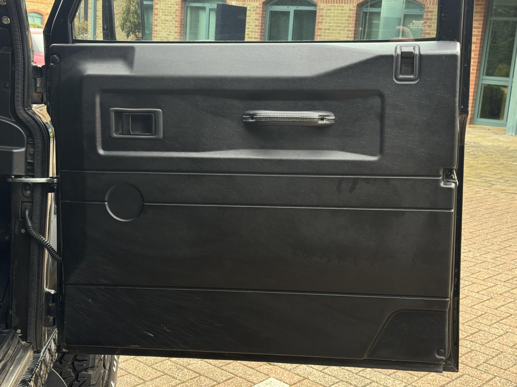 Land Rover Defender 90 2.4 TDCi County Station Wagon 3dr Diesel Manual 4WD SWB Euro 4 (122 bhp)