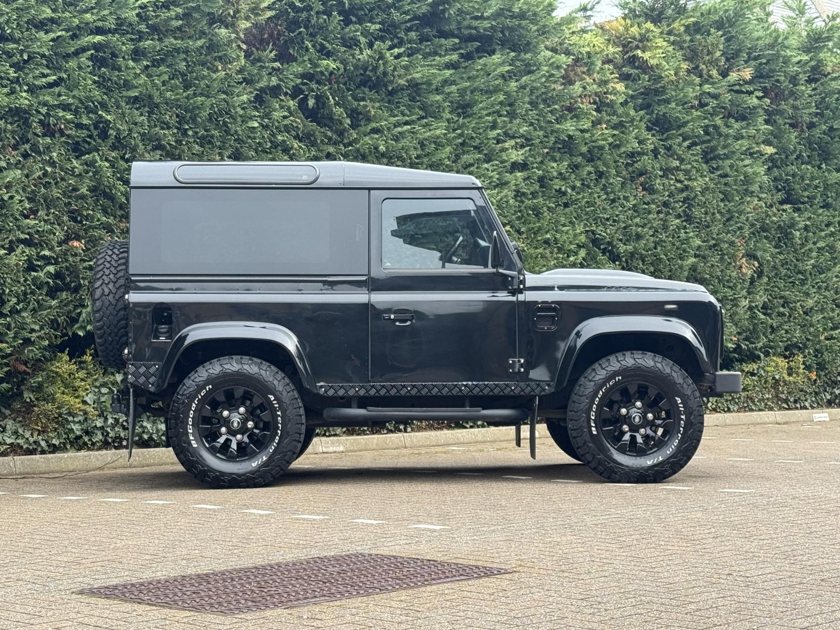 Land Rover Defender 90 2.4 TDCi County Station Wagon 3dr Diesel Manual 4WD SWB Euro 4 (122 bhp)