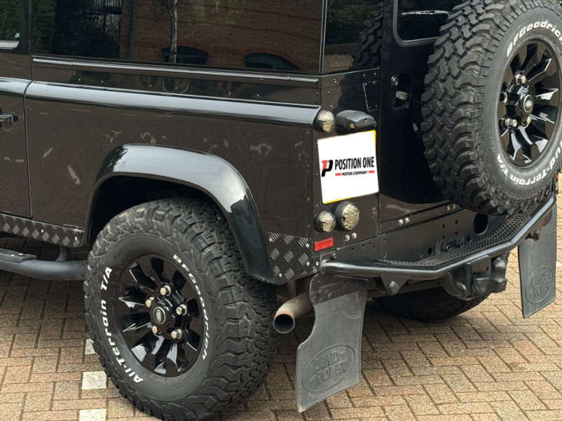 Land Rover Defender 90 2.4 TDCi County Station Wagon 3dr Diesel Manual 4WD SWB Euro 4 (122 bhp)