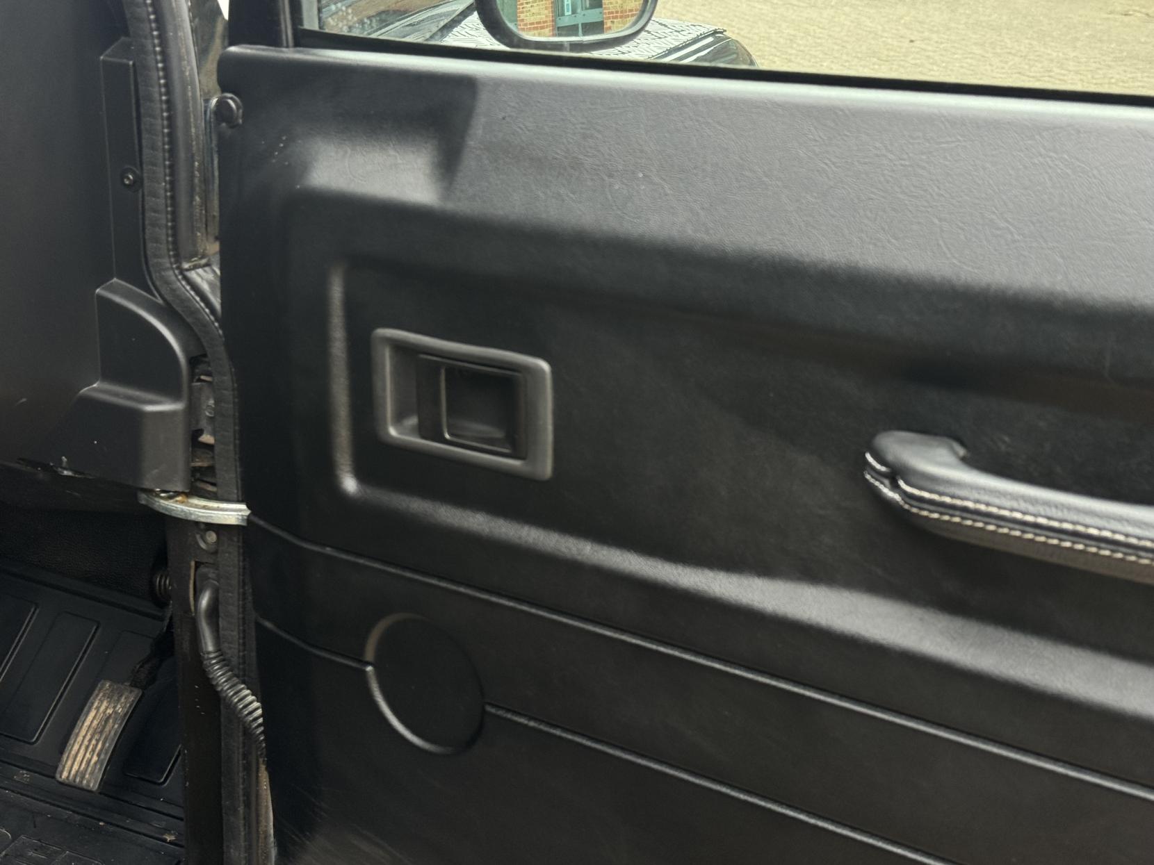 Land Rover Defender 90 2.4 TDCi County Station Wagon 3dr Diesel Manual 4WD SWB Euro 4 (122 bhp)