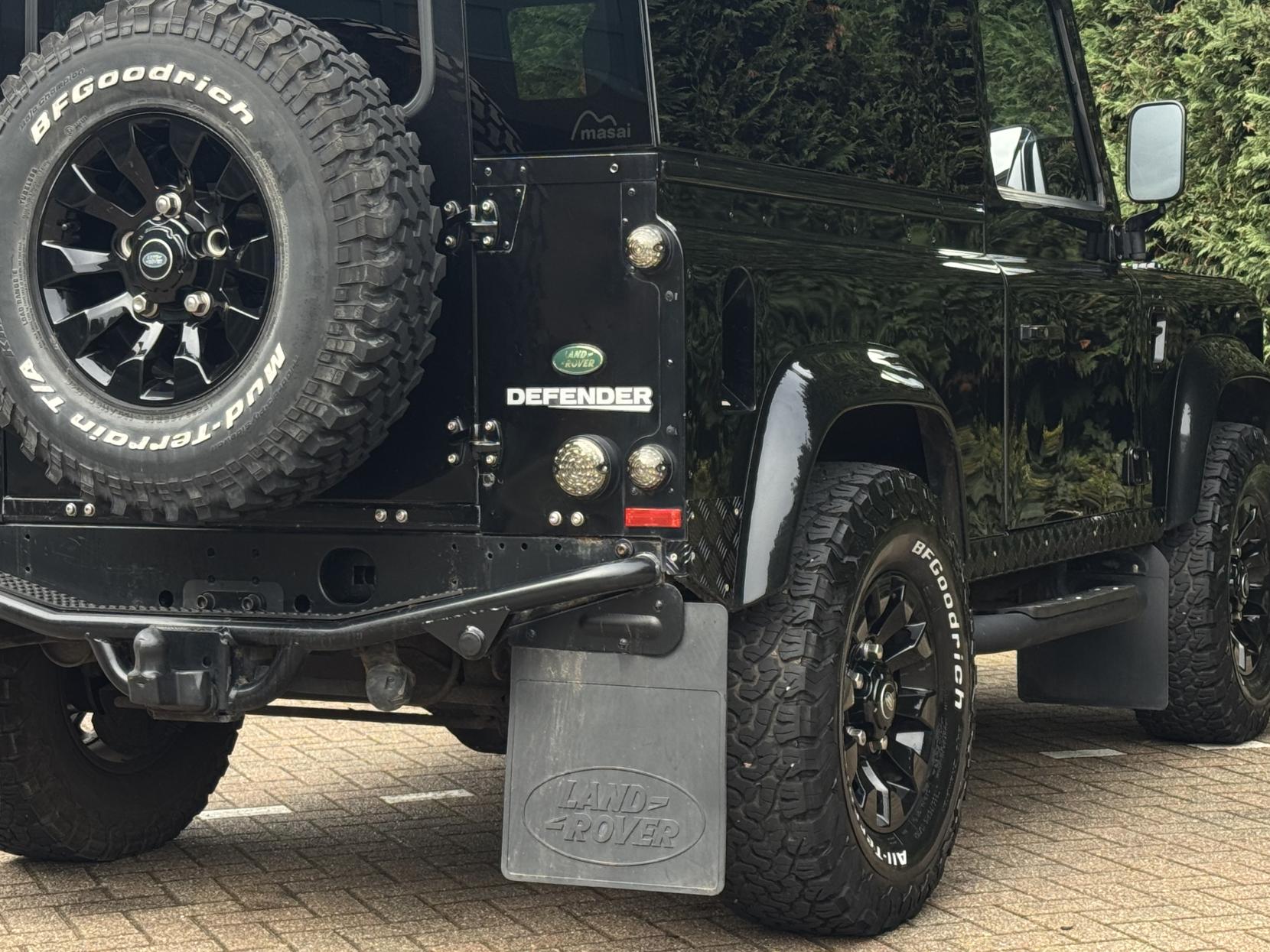 Land Rover Defender 90 2.4 TDCi County Station Wagon 3dr Diesel Manual 4WD SWB Euro 4 (122 bhp)