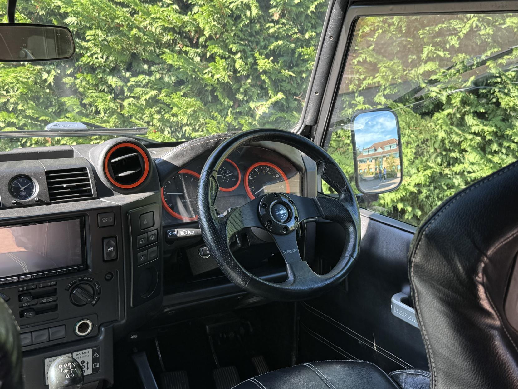 Land Rover Defender 90 2.4 TDCi Hard Top SUV 3dr Diesel Manual 4WD SWB Euro 4 (122 bhp)