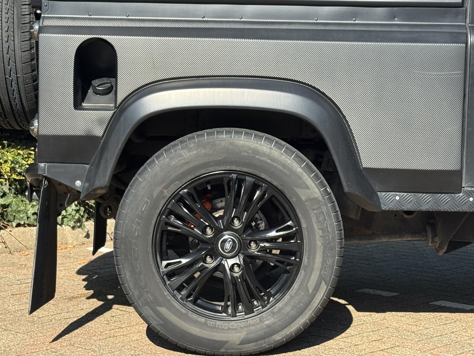 Land Rover Defender 90 2.4 TDCi Hard Top SUV 3dr Diesel Manual 4WD SWB Euro 4 (122 bhp)