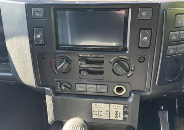 Land Rover Defender 90 2.4 TDCi Hard Top SUV 3dr Diesel Manual 4WD SWB Euro 4 (122 bhp)