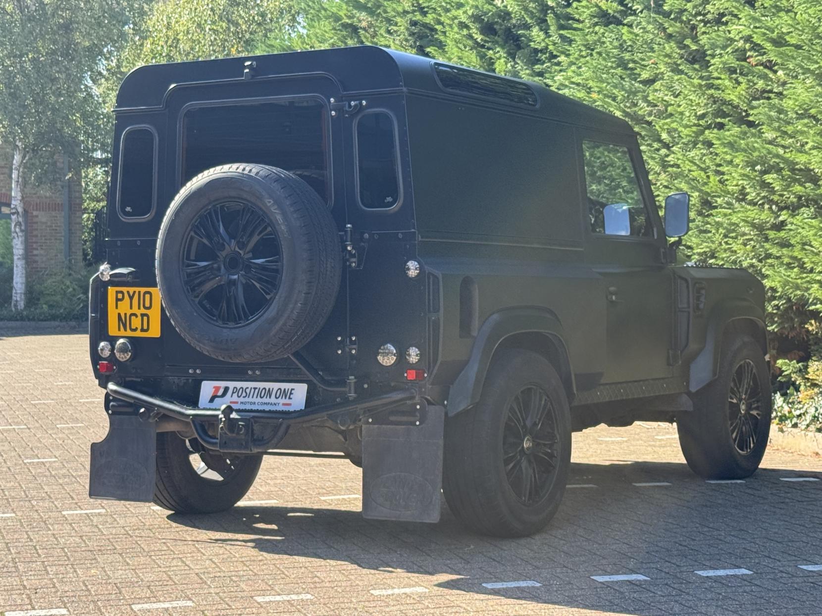 Land Rover Defender 90 2.4 TDCi Hard Top SUV 3dr Diesel Manual 4WD SWB Euro 4 (122 bhp)