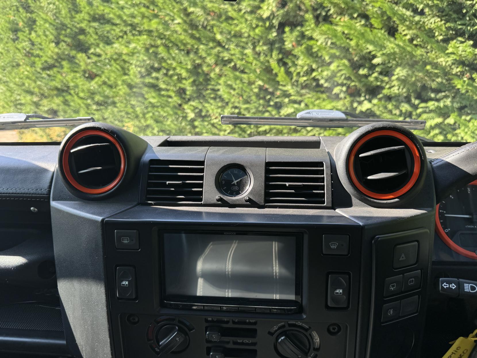 Land Rover Defender 90 2.4 TDCi Hard Top SUV 3dr Diesel Manual 4WD SWB Euro 4 (122 bhp)