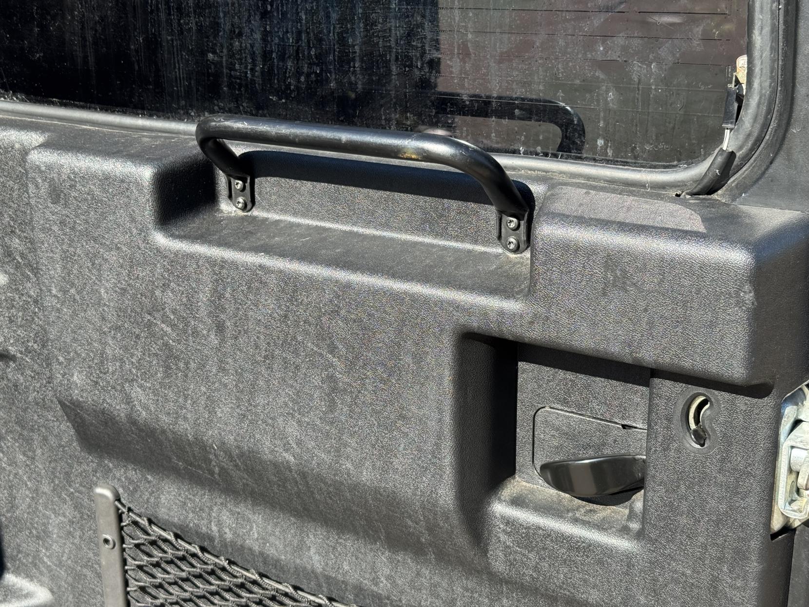 Land Rover Defender 90 2.4 TDCi Hard Top SUV 3dr Diesel Manual 4WD SWB Euro 4 (122 bhp)