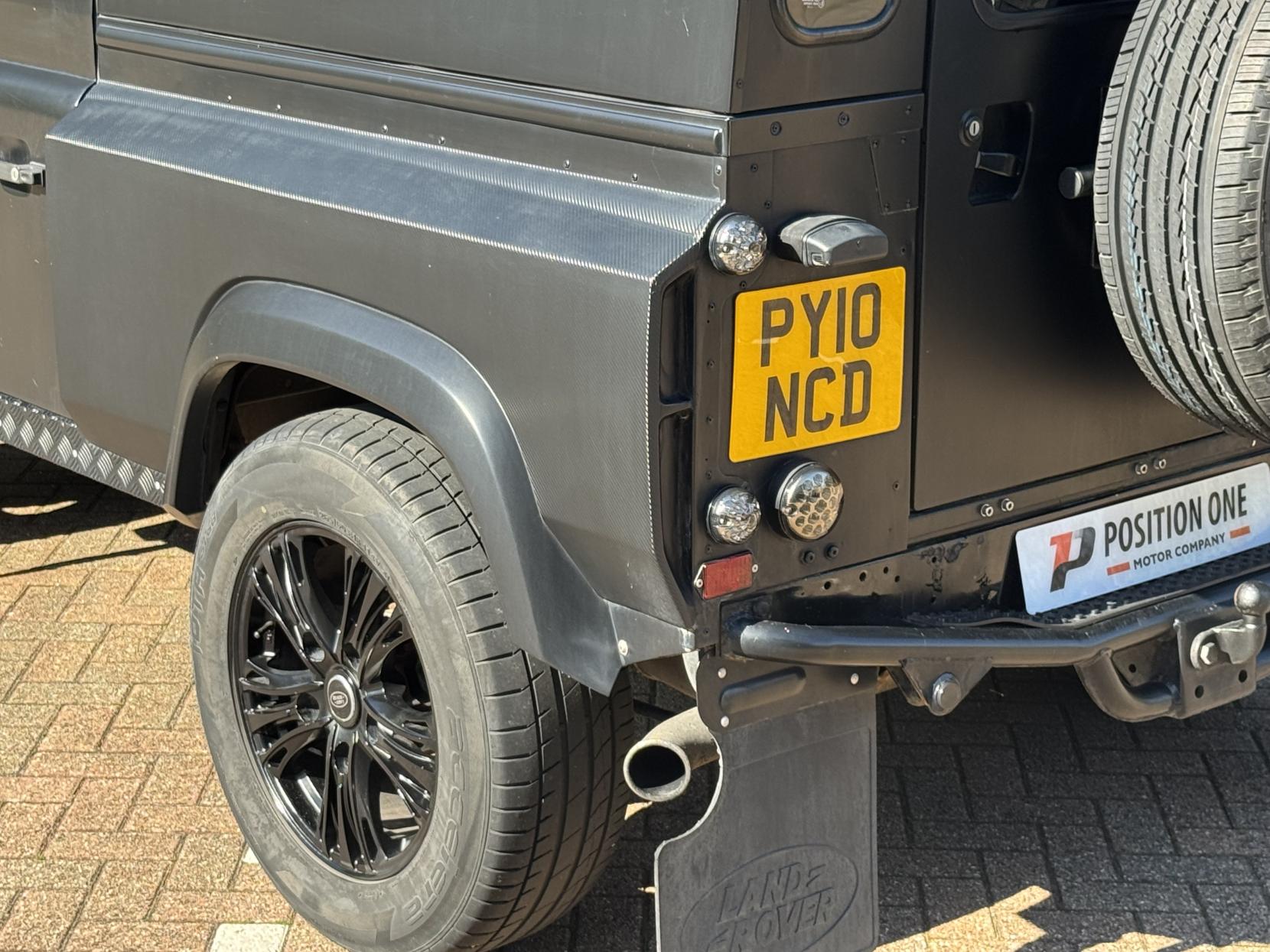 Land Rover Defender 90 2.4 TDCi Hard Top SUV 3dr Diesel Manual 4WD SWB Euro 4 (122 bhp)