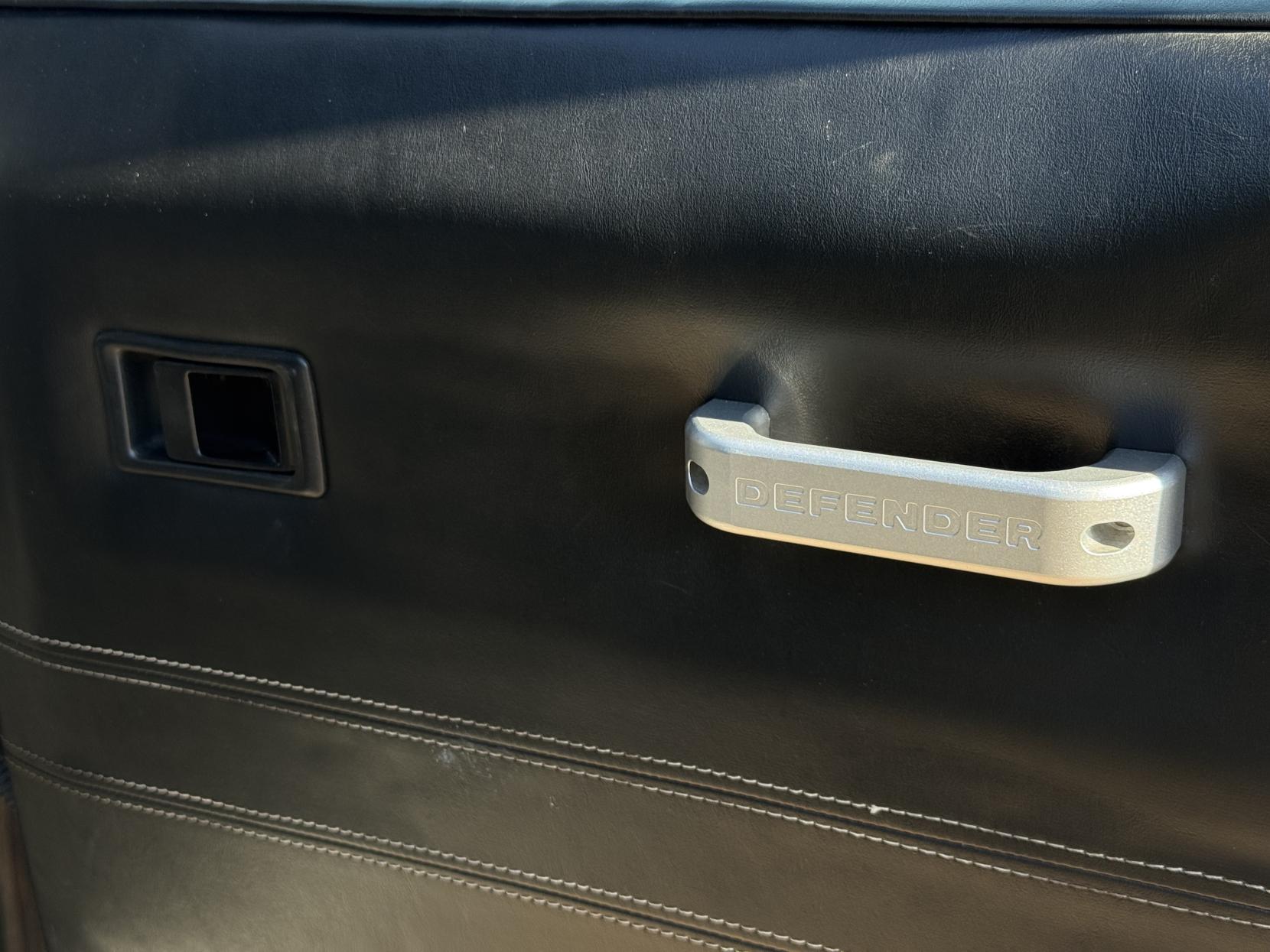 Land Rover Defender 90 2.4 TDCi Hard Top SUV 3dr Diesel Manual 4WD SWB Euro 4 (122 bhp)