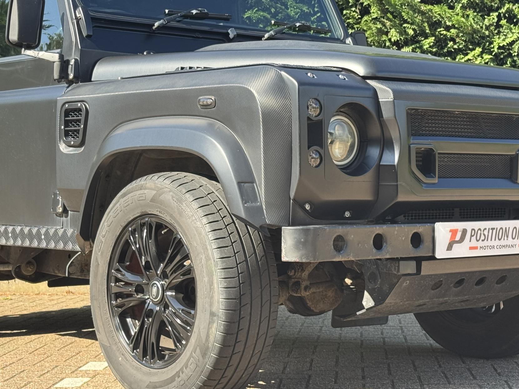 Land Rover Defender 90 2.4 TDCi Hard Top SUV 3dr Diesel Manual 4WD SWB Euro 4 (122 bhp)