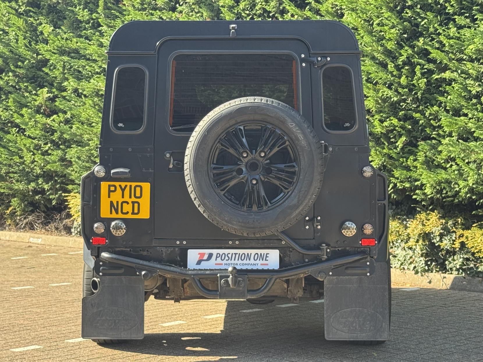 Land Rover Defender 90 2.4 TDCi Hard Top SUV 3dr Diesel Manual 4WD SWB Euro 4 (122 bhp)