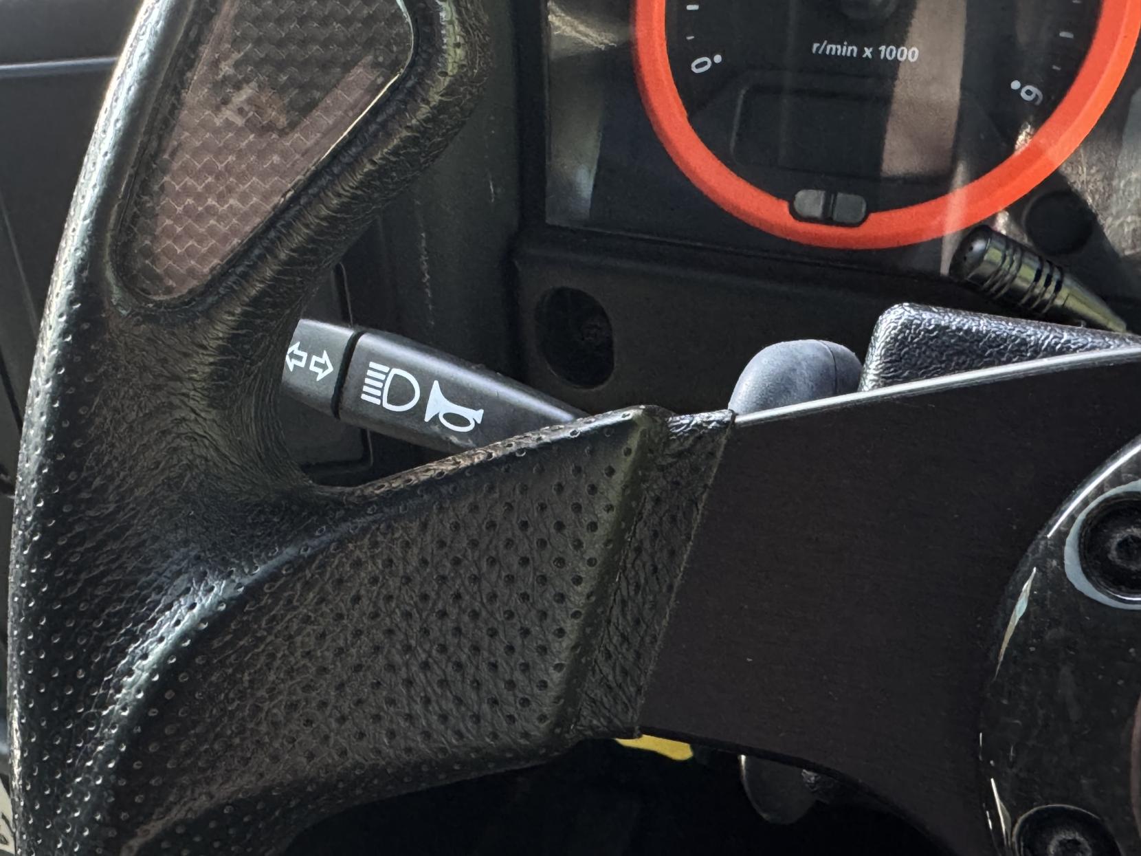 Land Rover Defender 90 2.4 TDCi Hard Top SUV 3dr Diesel Manual 4WD SWB Euro 4 (122 bhp)