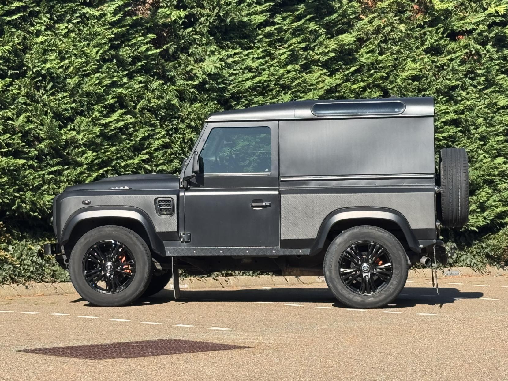 Land Rover Defender 90 2.4 TDCi Hard Top SUV 3dr Diesel Manual 4WD SWB Euro 4 (122 bhp)