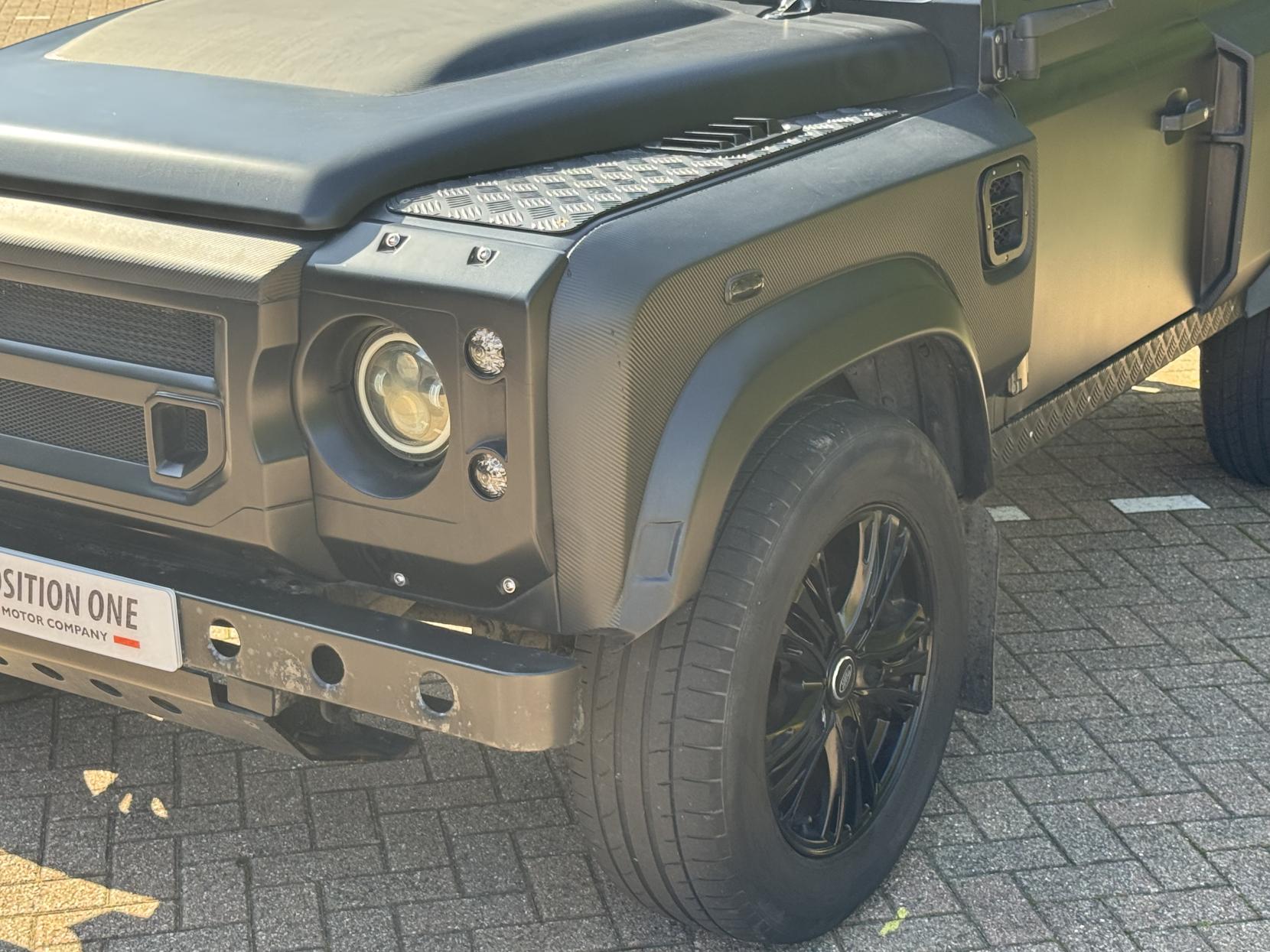 Land Rover Defender 90 2.4 TDCi Hard Top SUV 3dr Diesel Manual 4WD SWB Euro 4 (122 bhp)