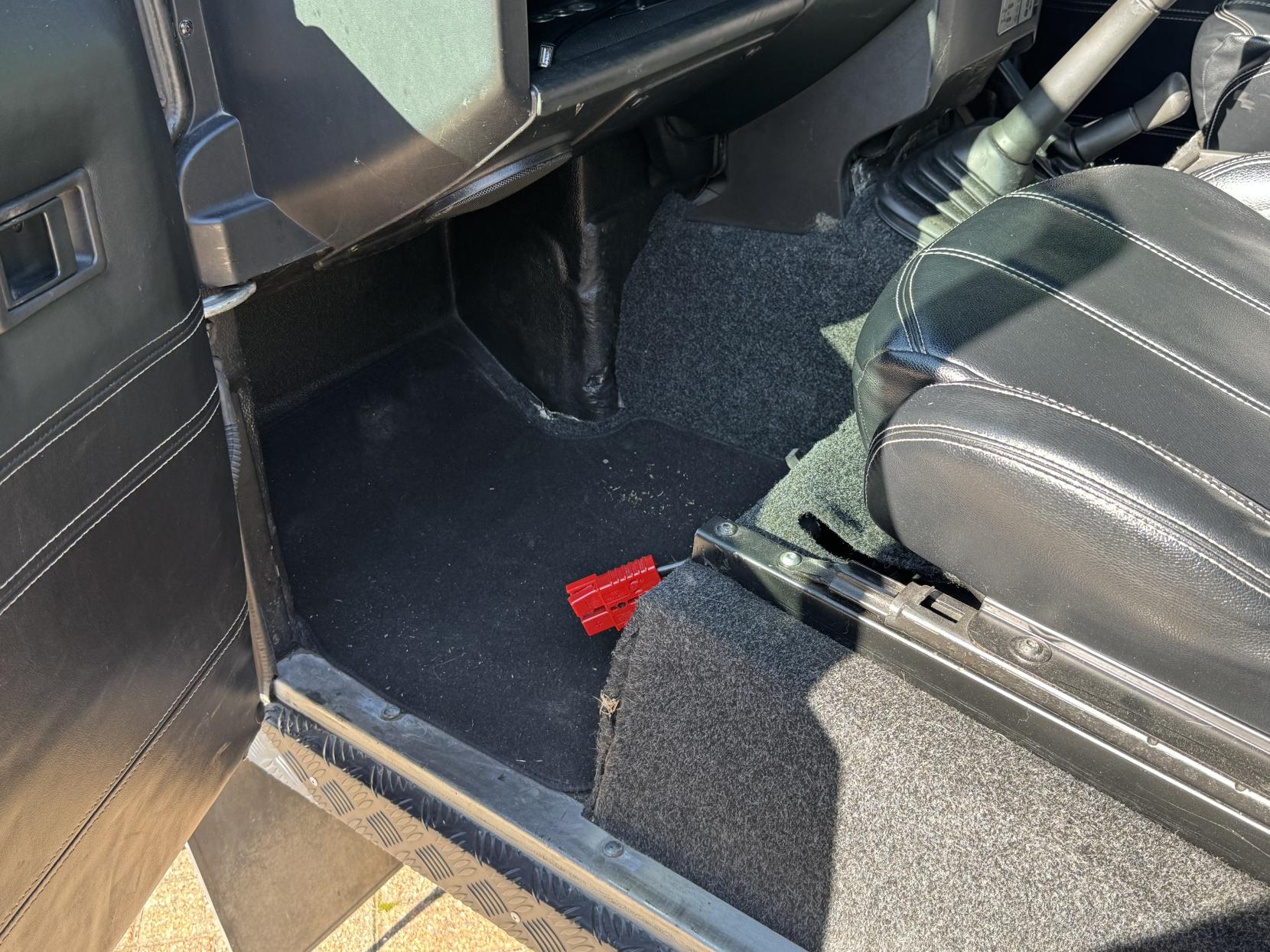 Land Rover Defender 90 2.4 TDCi Hard Top SUV 3dr Diesel Manual 4WD SWB Euro 4 (122 bhp)