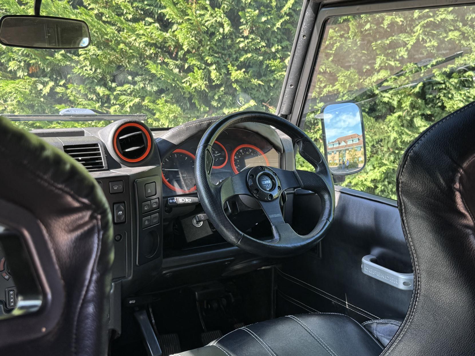 Land Rover Defender 90 2.4 TDCi Hard Top SUV 3dr Diesel Manual 4WD SWB Euro 4 (122 bhp)