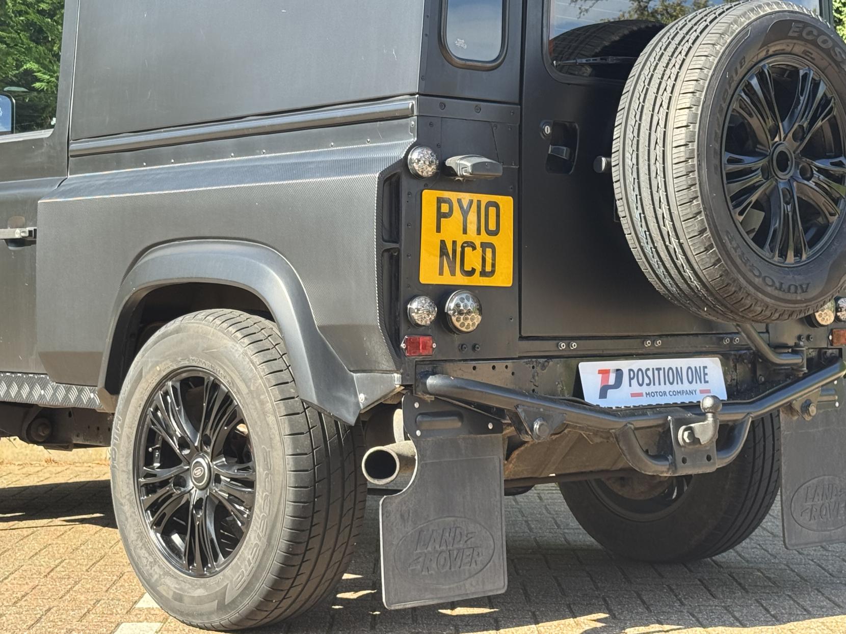 Land Rover Defender 90 2.4 TDCi Hard Top SUV 3dr Diesel Manual 4WD SWB Euro 4 (122 bhp)