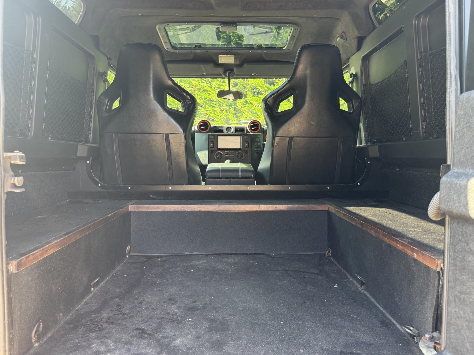 Land Rover Defender 90 2.4 TDCi Hard Top SUV 3dr Diesel Manual 4WD SWB Euro 4 (122 bhp)