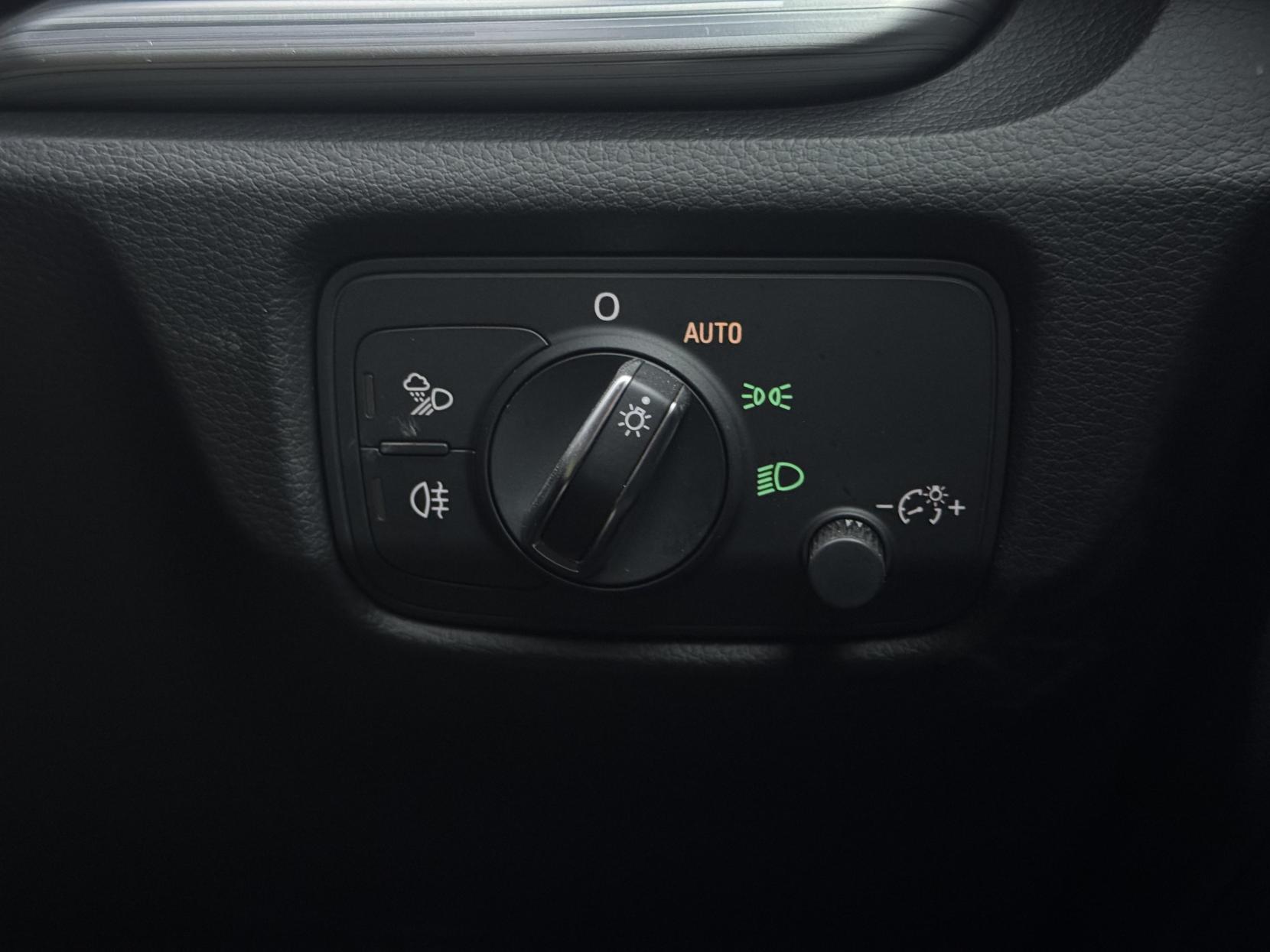 Audi A3 1.5 TFSI CoD 35 Sport Sportback 5dr Petrol S Tronic Euro 6 (s/s) (150 ps)