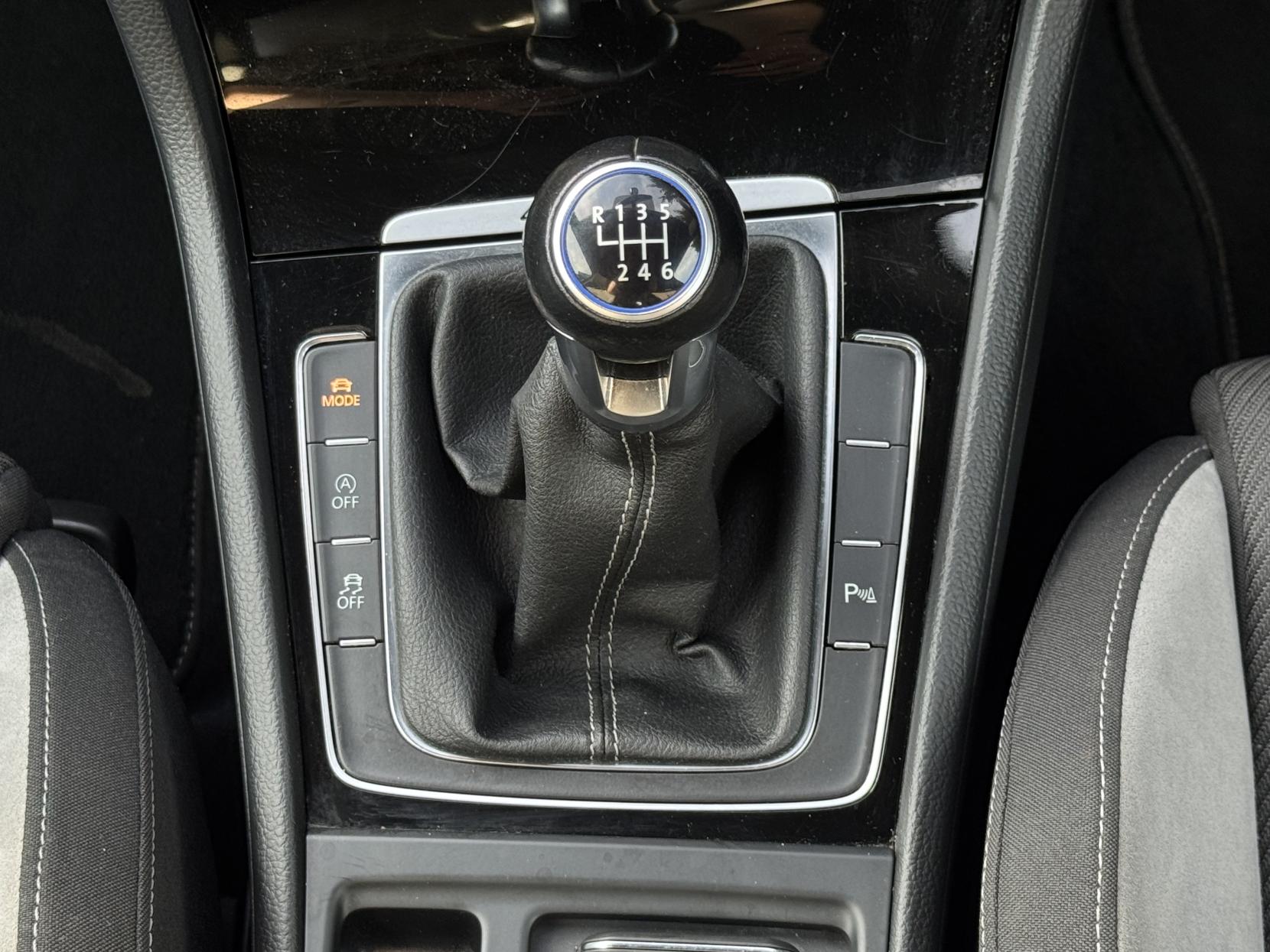 Volkswagen Golf 2.0 TSI BlueMotion Tech R Hatchback 3dr Petrol Manual 4Motion Euro 6 (s/s) (300 ps)