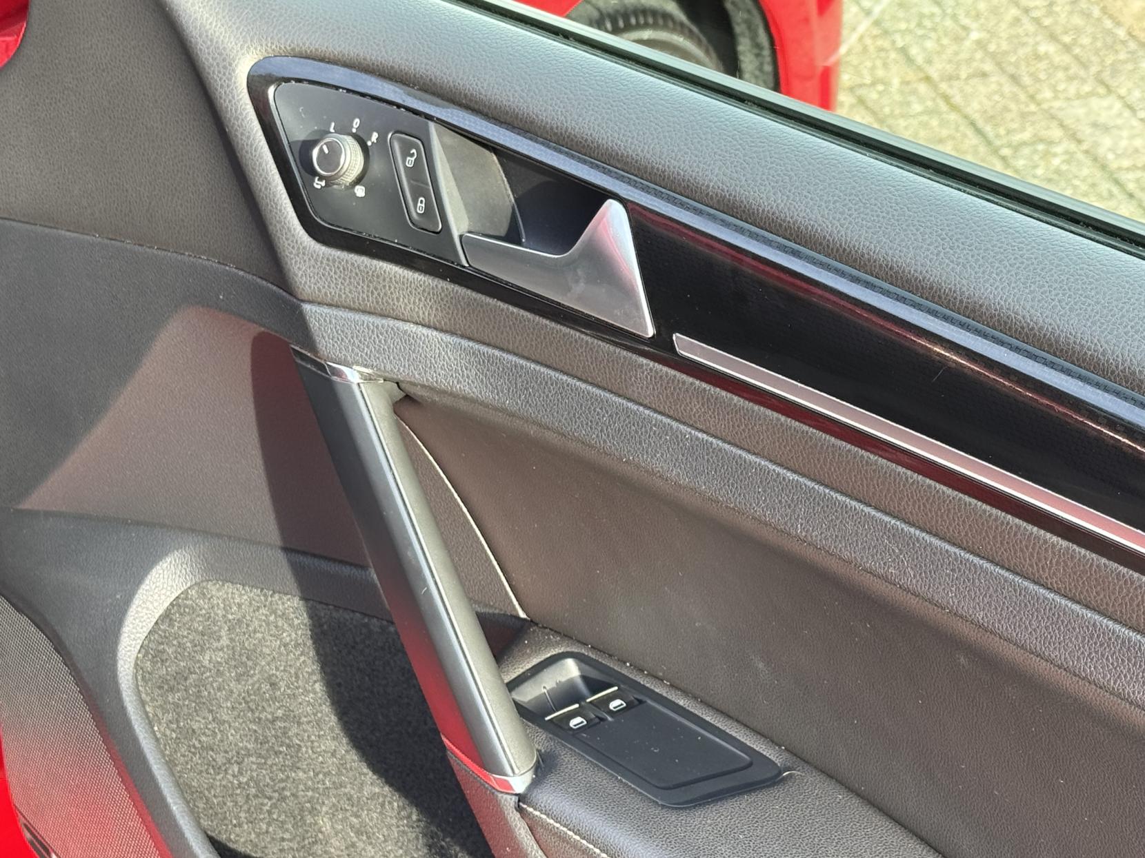 Volkswagen Golf 2.0 TSI BlueMotion Tech R Hatchback 3dr Petrol Manual 4Motion Euro 6 (s/s) (300 ps)