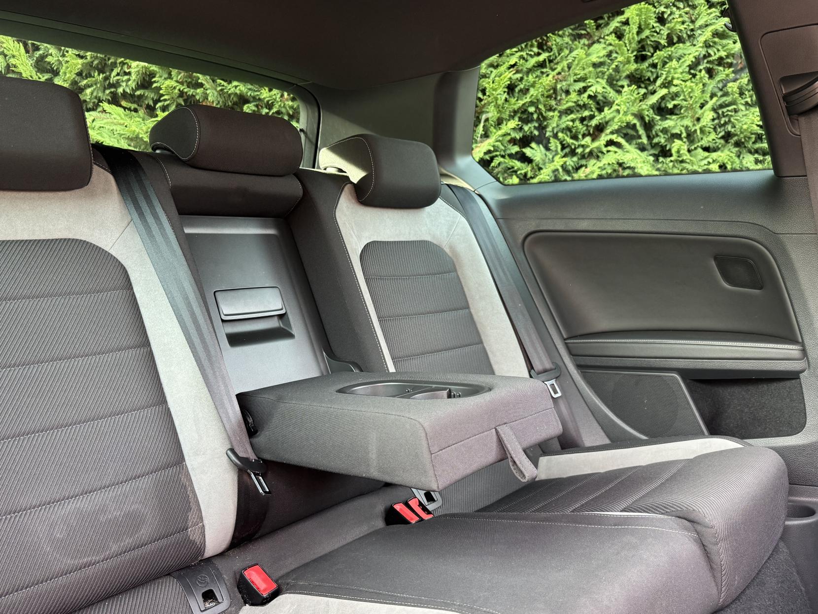 Volkswagen Golf 2.0 TSI BlueMotion Tech R Hatchback 3dr Petrol Manual 4Motion Euro 6 (s/s) (300 ps)