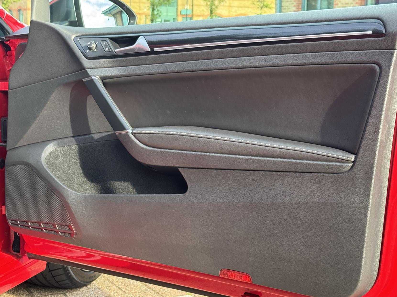 Volkswagen Golf 2.0 TSI BlueMotion Tech R Hatchback 3dr Petrol Manual 4Motion Euro 6 (s/s) (300 ps)