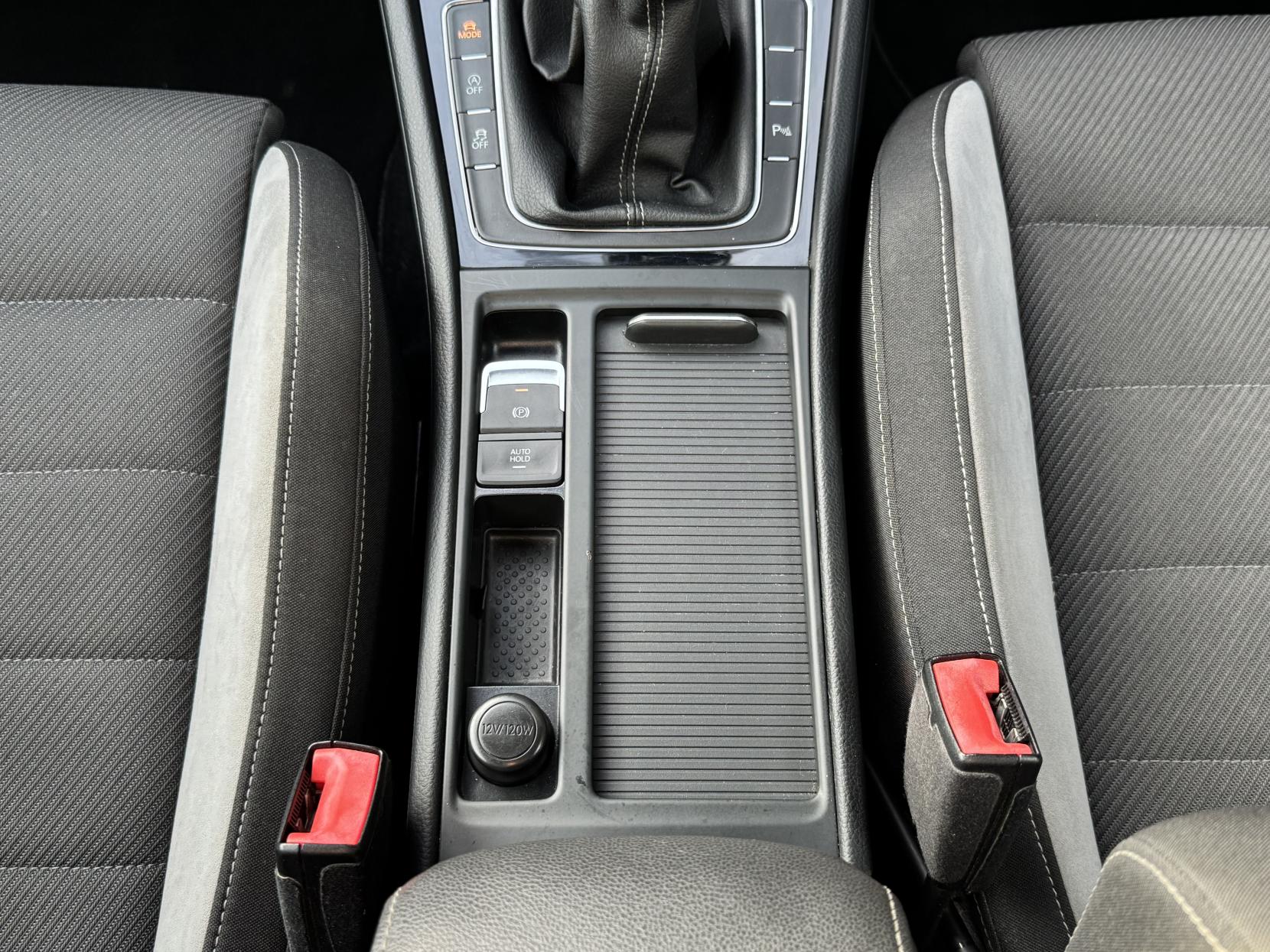 Volkswagen Golf 2.0 TSI BlueMotion Tech R Hatchback 3dr Petrol Manual 4Motion Euro 6 (s/s) (300 ps)