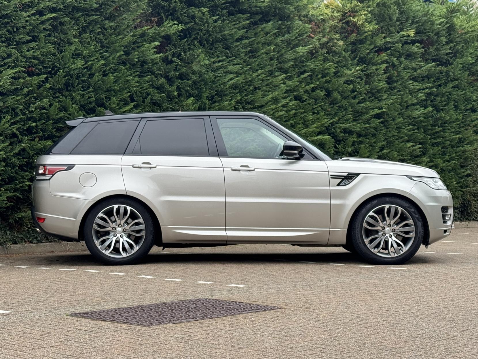 Land Rover Range Rover Sport 3.0 SD V6 HSE Dynamic SUV 5dr Diesel Auto 4WD Euro 6 (s/s) (306 ps)