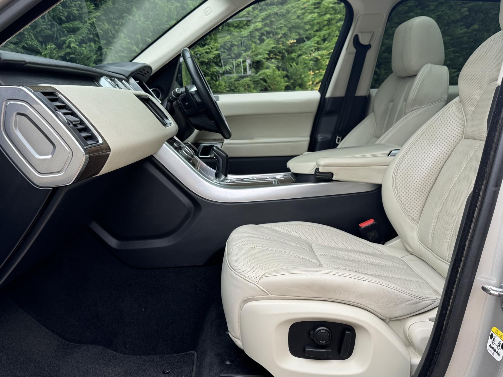 Land Rover Range Rover Sport 3.0 SD V6 HSE Dynamic SUV 5dr Diesel Auto 4WD Euro 6 (s/s) (306 ps)