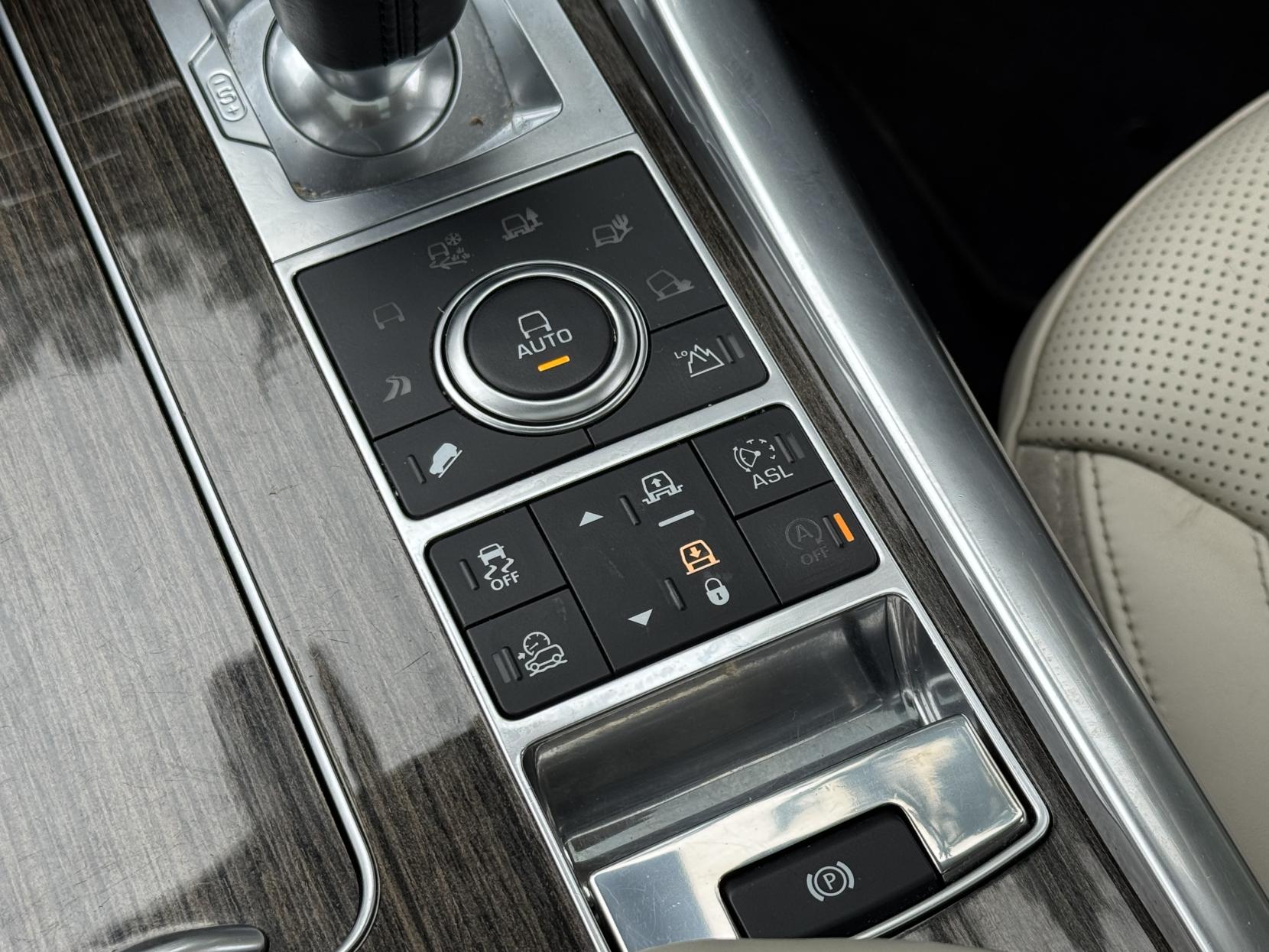 Land Rover Range Rover Sport 3.0 SD V6 HSE Dynamic SUV 5dr Diesel Auto 4WD Euro 6 (s/s) (306 ps)