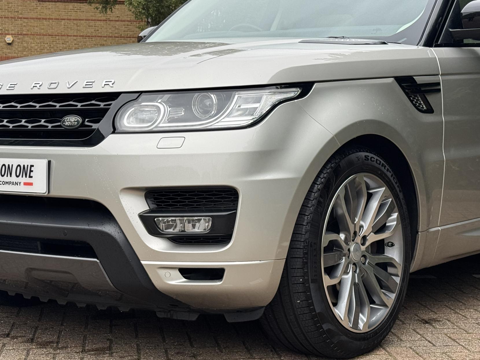 Land Rover Range Rover Sport 3.0 SD V6 HSE Dynamic SUV 5dr Diesel Auto 4WD Euro 6 (s/s) (306 ps)