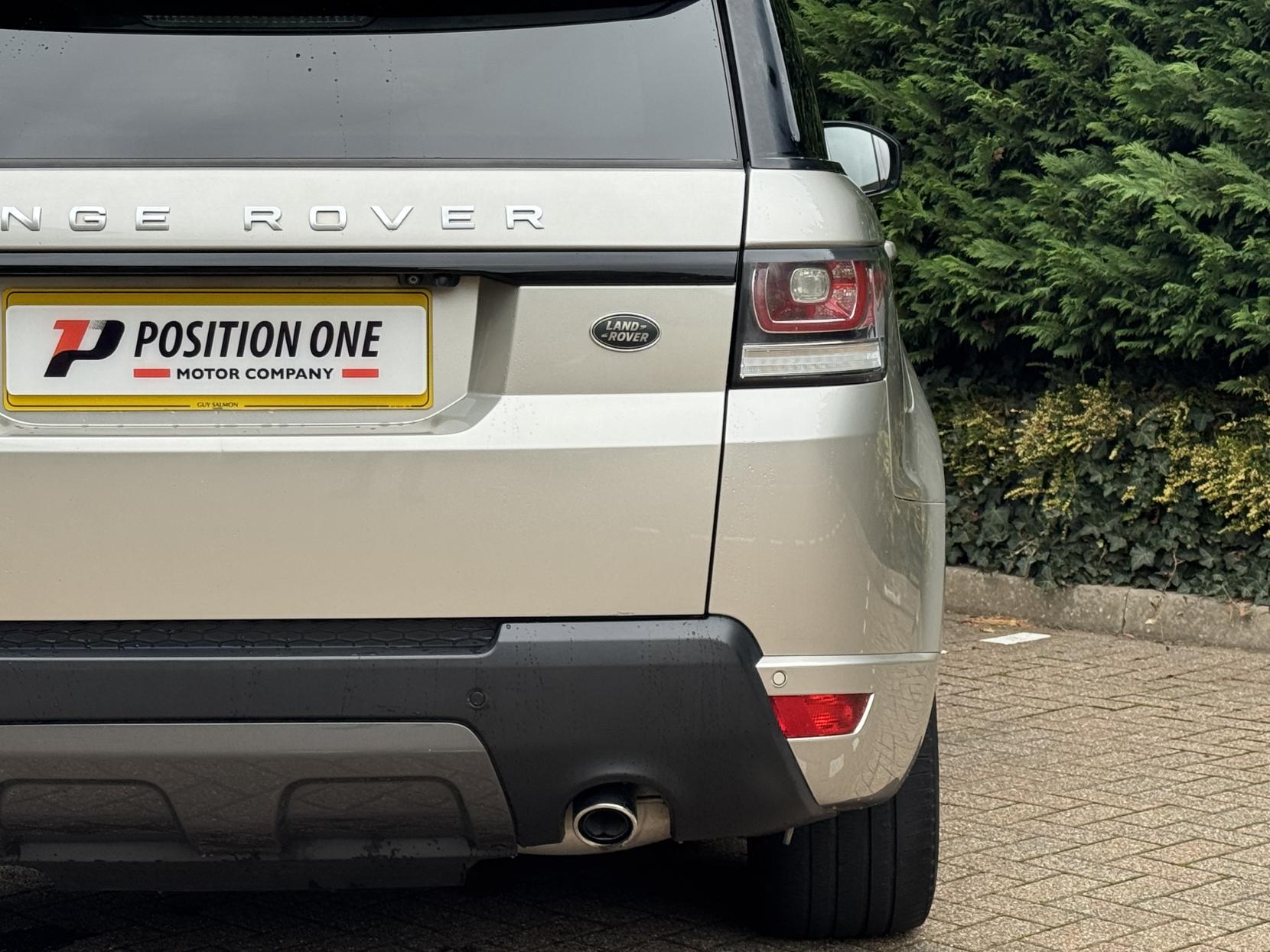 Land Rover Range Rover Sport 3.0 SD V6 HSE Dynamic SUV 5dr Diesel Auto 4WD Euro 6 (s/s) (306 ps)