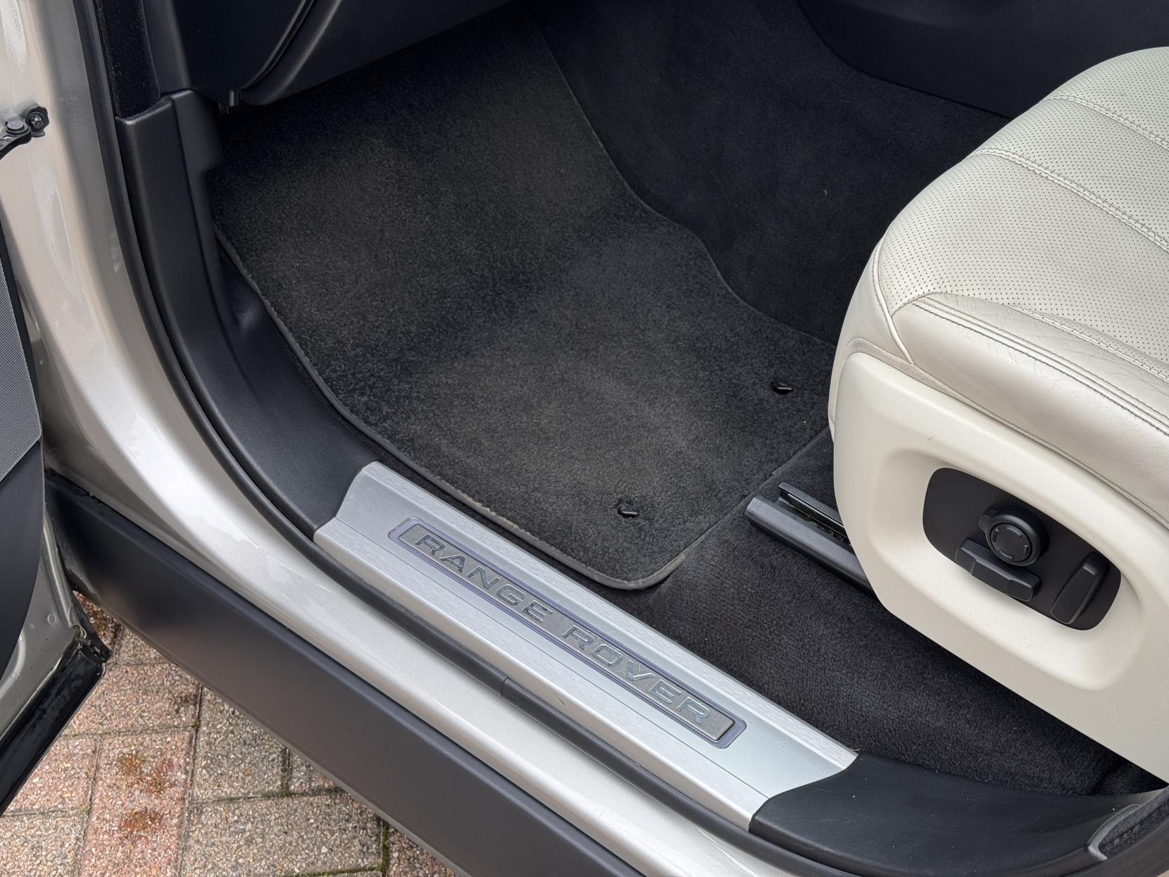 Land Rover Range Rover Sport 3.0 SD V6 HSE Dynamic SUV 5dr Diesel Auto 4WD Euro 6 (s/s) (306 ps)