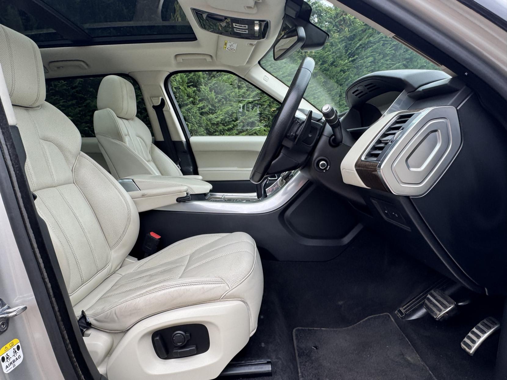 Land Rover Range Rover Sport 3.0 SD V6 HSE Dynamic SUV 5dr Diesel Auto 4WD Euro 6 (s/s) (306 ps)