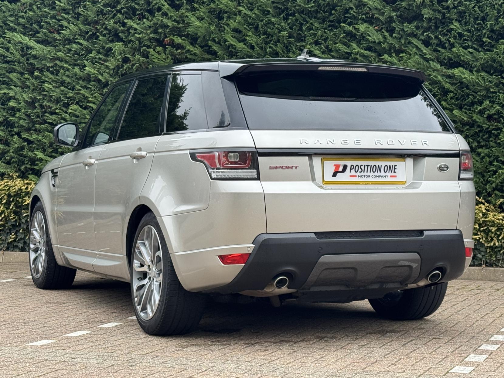 Land Rover Range Rover Sport 3.0 SD V6 HSE Dynamic SUV 5dr Diesel Auto 4WD Euro 6 (s/s) (306 ps)