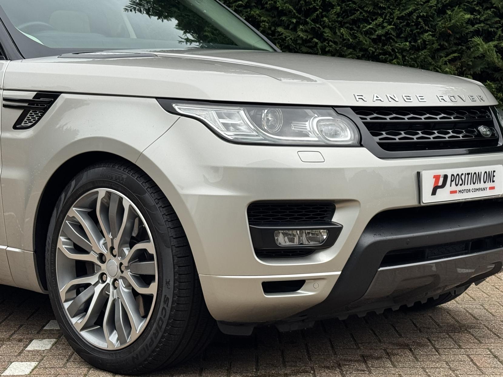 Land Rover Range Rover Sport 3.0 SD V6 HSE Dynamic SUV 5dr Diesel Auto 4WD Euro 6 (s/s) (306 ps)