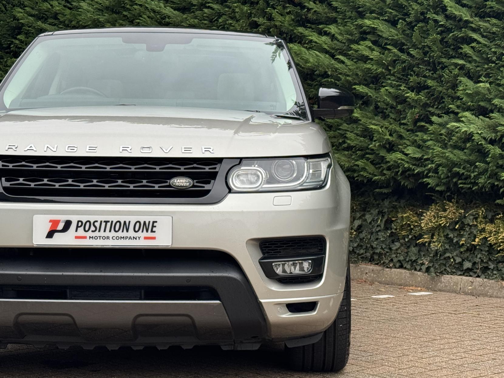 Land Rover Range Rover Sport 3.0 SD V6 HSE Dynamic SUV 5dr Diesel Auto 4WD Euro 6 (s/s) (306 ps)