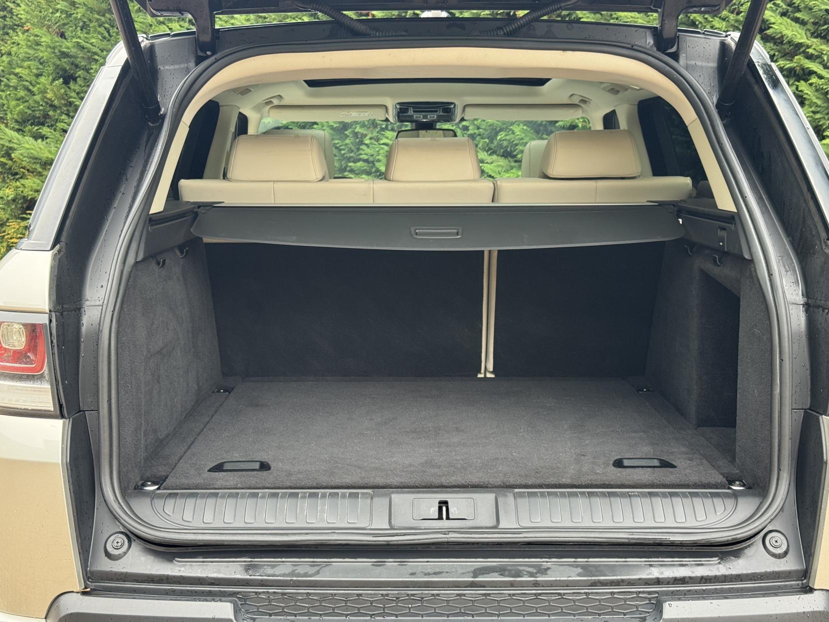 Land Rover Range Rover Sport 3.0 SD V6 HSE Dynamic SUV 5dr Diesel Auto 4WD Euro 6 (s/s) (306 ps)