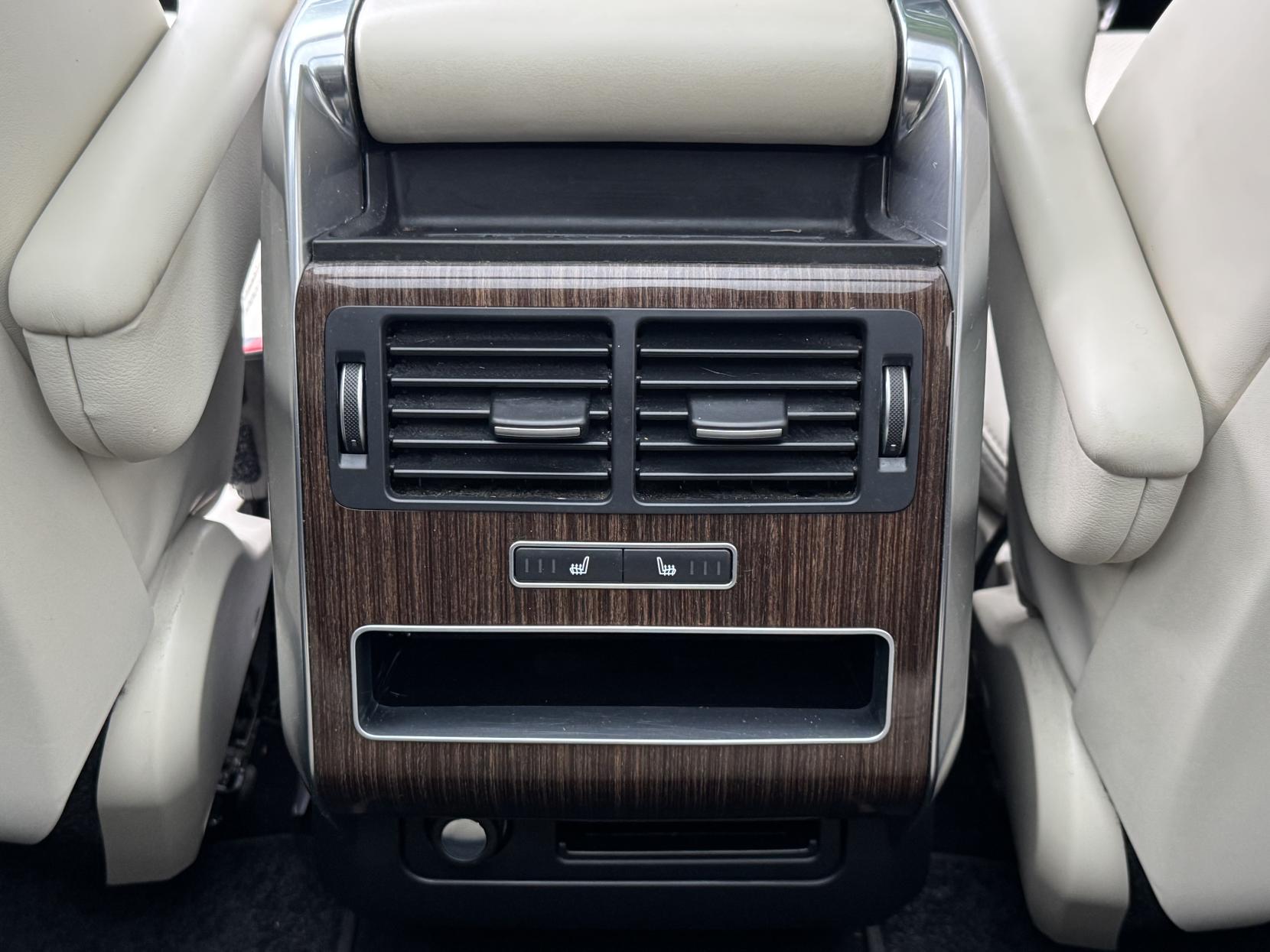 Land Rover Range Rover Sport 3.0 SD V6 HSE Dynamic SUV 5dr Diesel Auto 4WD Euro 6 (s/s) (306 ps)