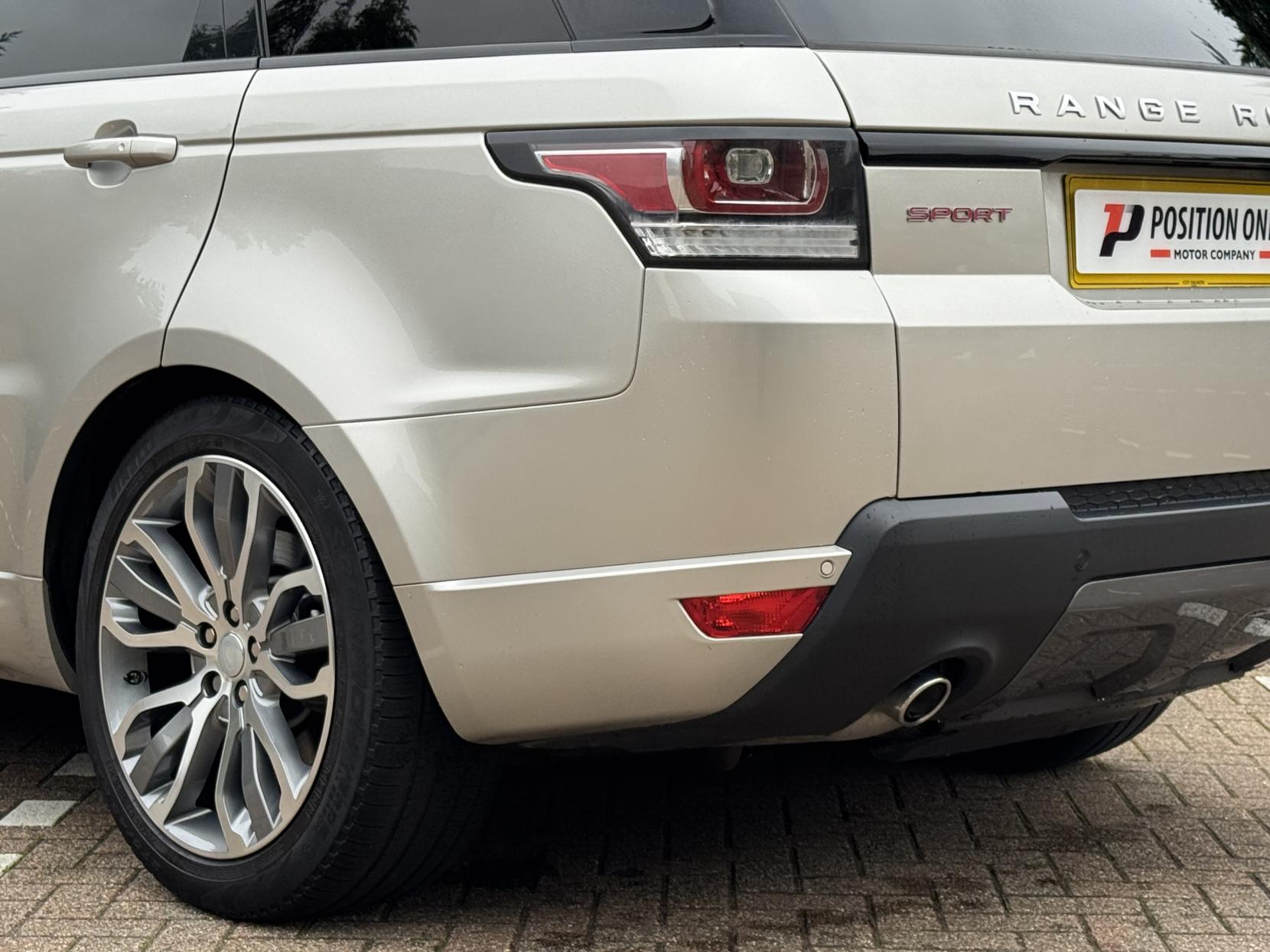 Land Rover Range Rover Sport 3.0 SD V6 HSE Dynamic SUV 5dr Diesel Auto 4WD Euro 6 (s/s) (306 ps)