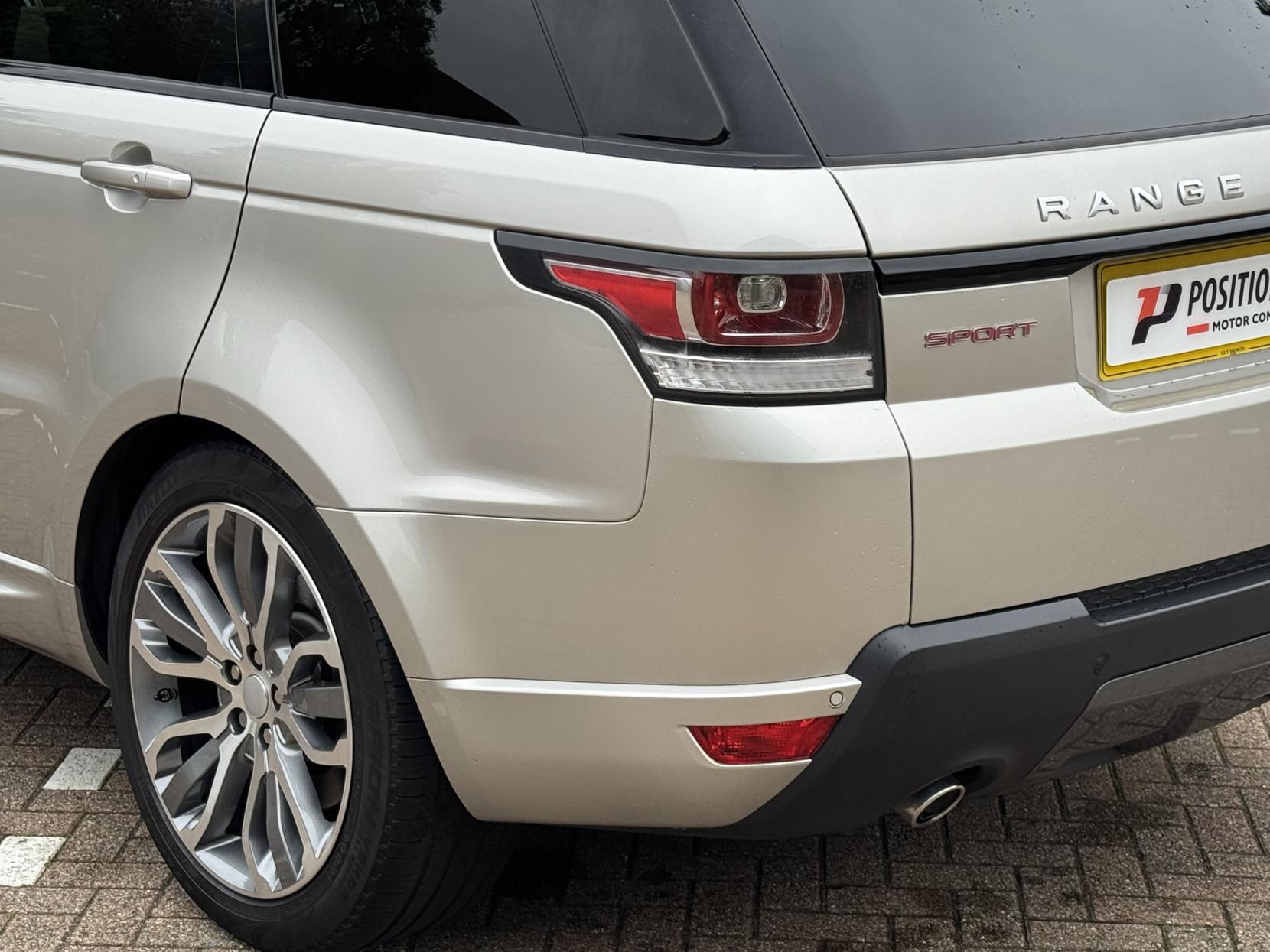 Land Rover Range Rover Sport 3.0 SD V6 HSE Dynamic SUV 5dr Diesel Auto 4WD Euro 6 (s/s) (306 ps)